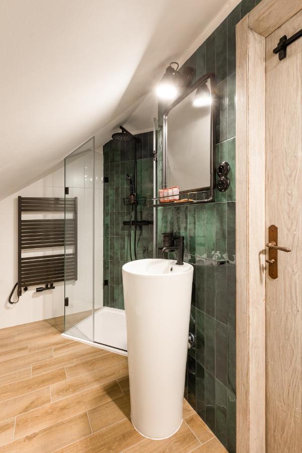 Bohemian Chic 2 Bedroom 2 Bathroom Loft With Hanging Chair Praga Exterior foto