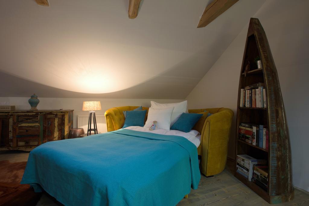 Bohemian Chic 2 Bedroom 2 Bathroom Loft With Hanging Chair Praga Exterior foto