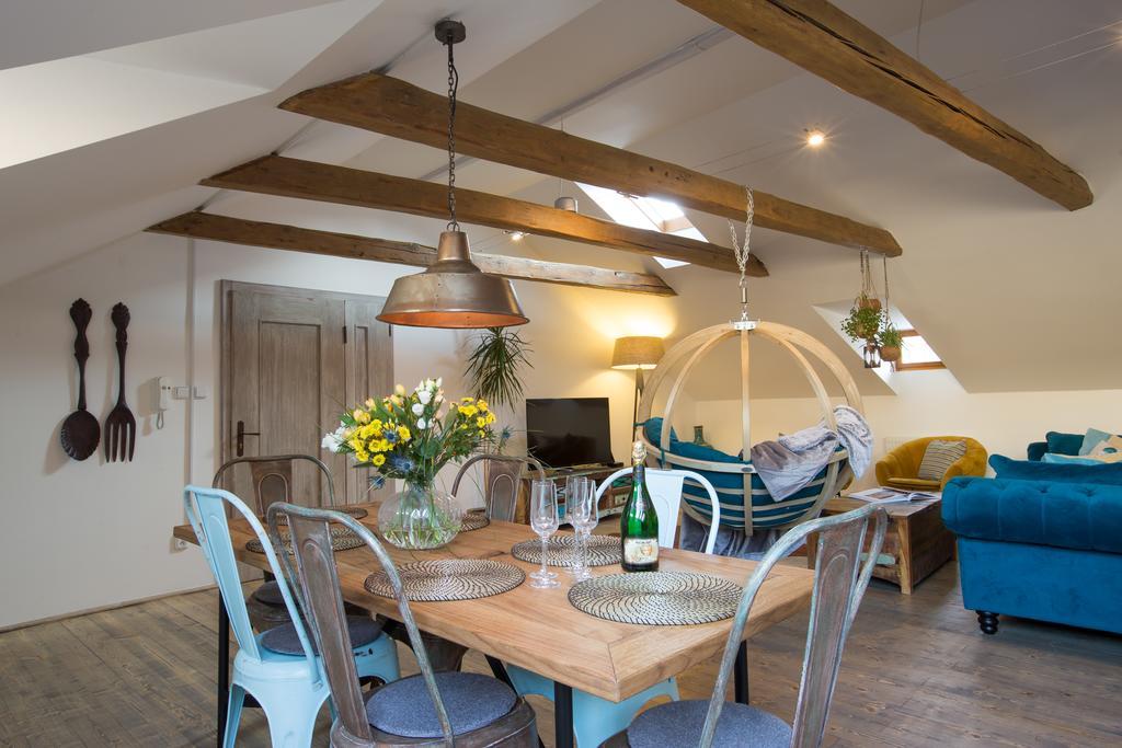 Bohemian Chic 2 Bedroom 2 Bathroom Loft With Hanging Chair Praga Exterior foto